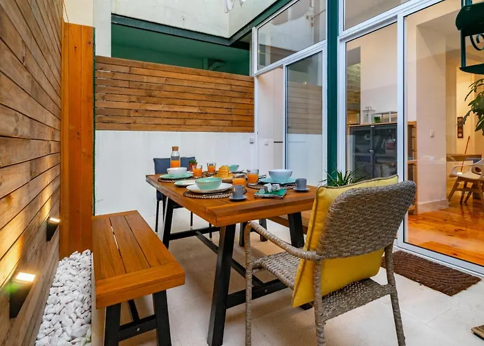 Whome Casa Alcazar Perfect Spot W/ Private Patio 아파트 리스본